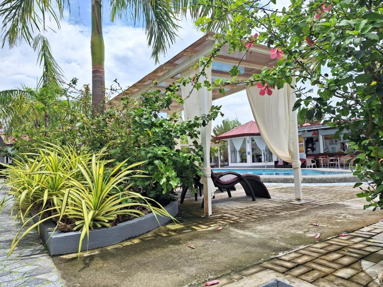 Garden Village Resort Moalboal Exterior photo